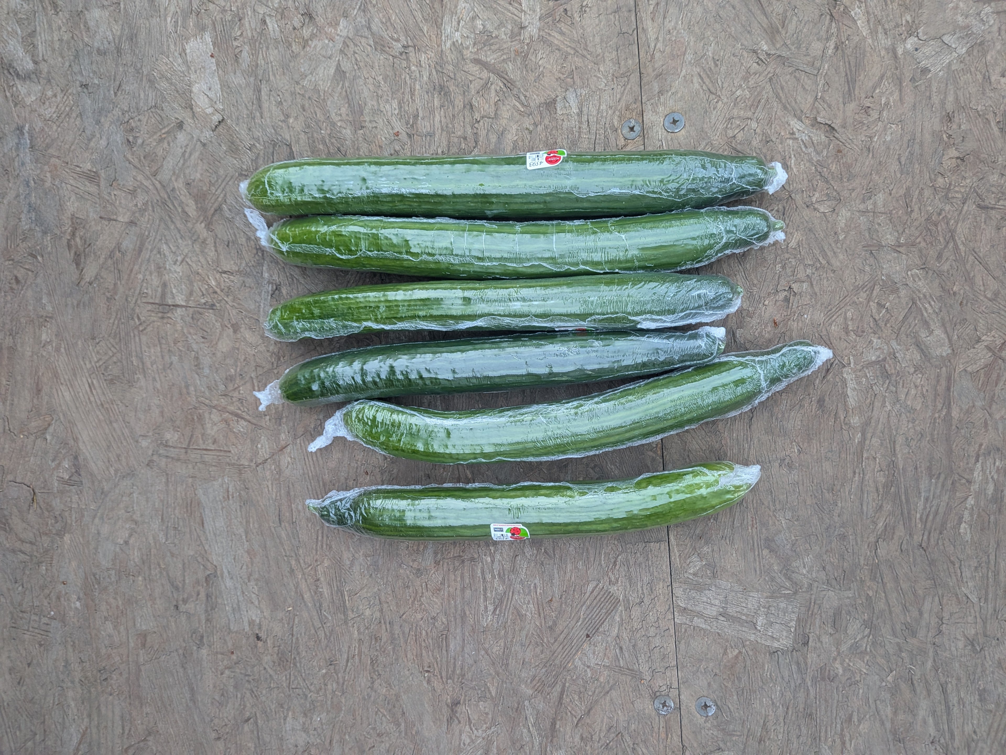 Cucumber english 6 count Vegetables