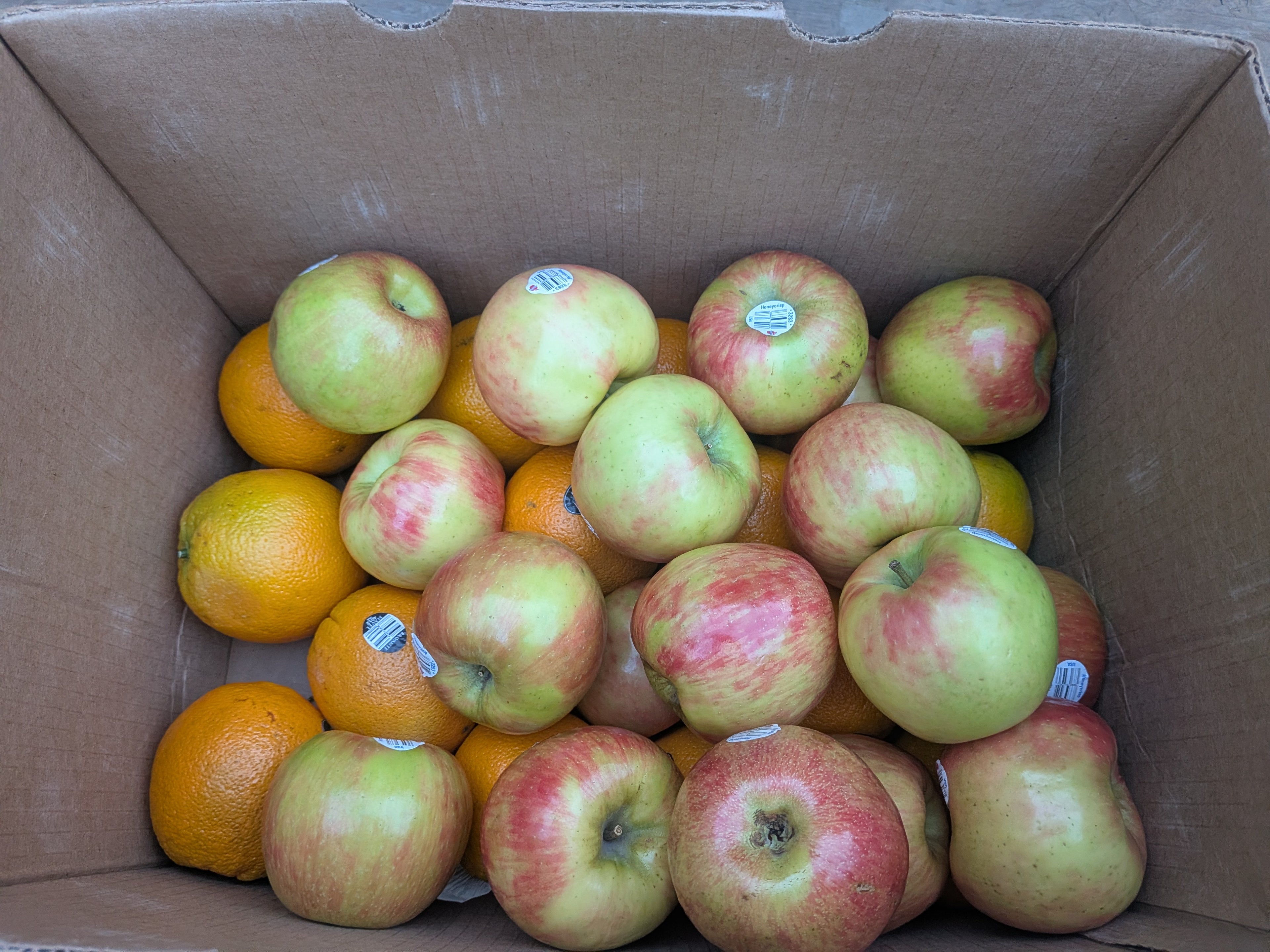Hierloom oranges and Honeycrisp apples combo boxes